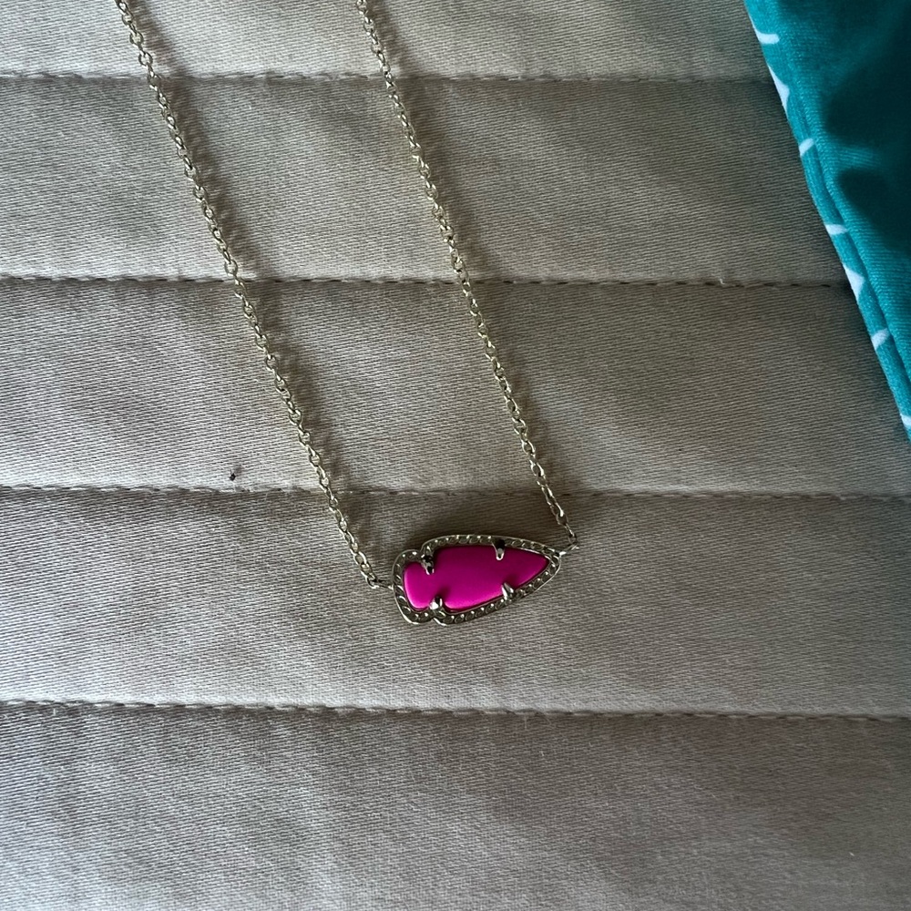 Kendra Scott Pink Arrow Shaped Short Necklace